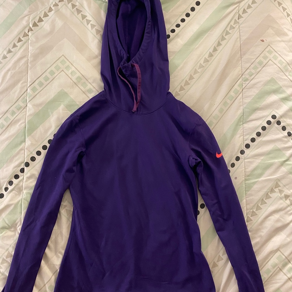 Woman’s Nike Pro Dri-Fit Pull Over